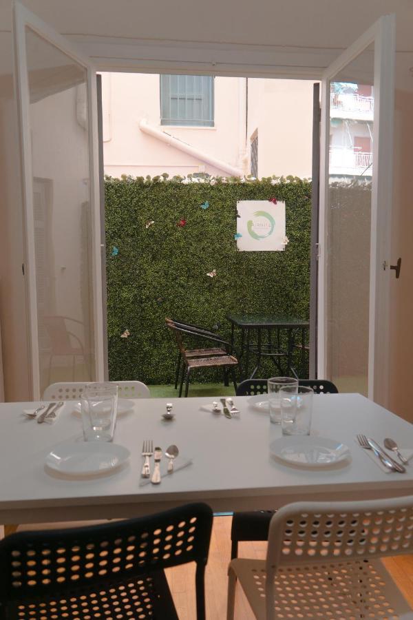 Apartment In Center Of Атина Екстериор снимка
