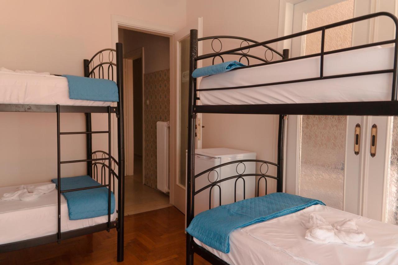 Apartment In Center Of Атина Екстериор снимка