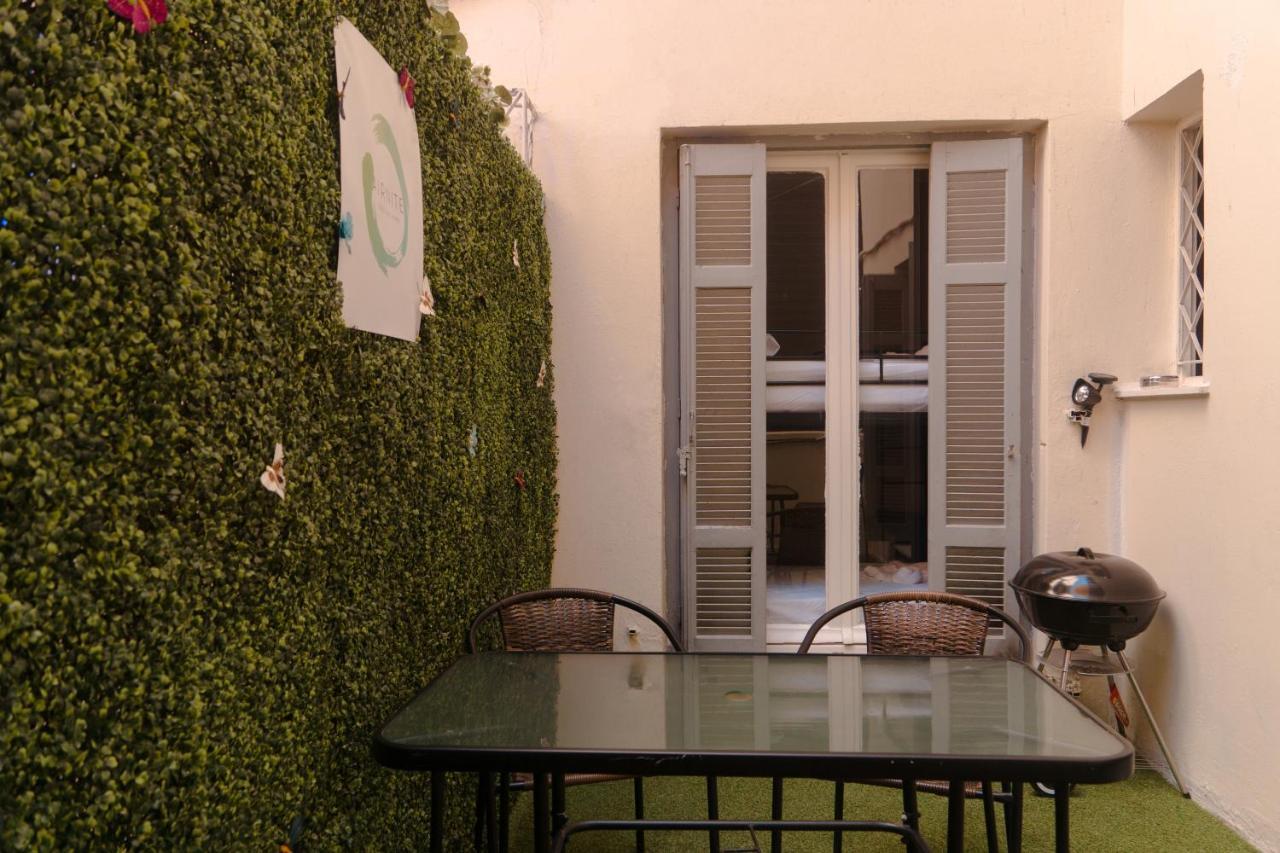 Apartment In Center Of Атина Екстериор снимка